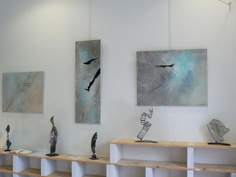 JADE et Monique Dulac exposent Aux Portes du Château.
Peintures, sculptures acier, Graphismes, collages aux pieds du Château des Ducs de Bretagne. ExpoChateau2.JPG
